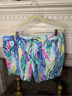 Lilly Pulitzer Vibrant Leaf-Print Women’s Bermuda Shorts — Multicolor